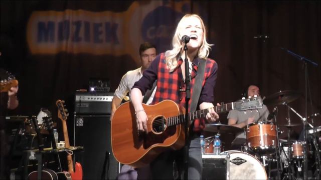 ilse de Lange live in concert nieuw met de laatste hit single смотреть онлайн