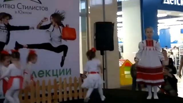 Танец "Два весёлых гуся". Эклектик-студио в ТРЦ "Южный" смотреть онлайн
