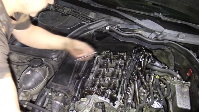 Mercedes C220 CDI W204 Замена клапанной крышки смотреть онлайн