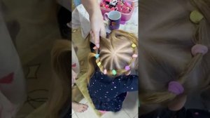 Венок во круг головы с помощью маленьких ярких резиночек