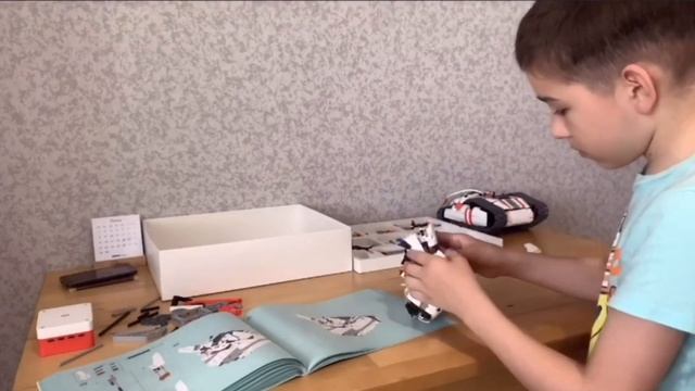Обзор конструктора Xiaomi Mi Robot Builder rover смотреть онлайн