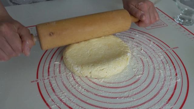 Gänsefüßchen Kekse Rezept - Gusinije Lapki | Olga Kocht смотреть онлайн