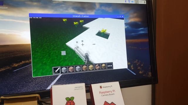 How to play Minecraft on Raspberry Pi 3 Model B+ v1.2 Pi Edition For The First Time! - Minecraft Pi смотреть онлайн
