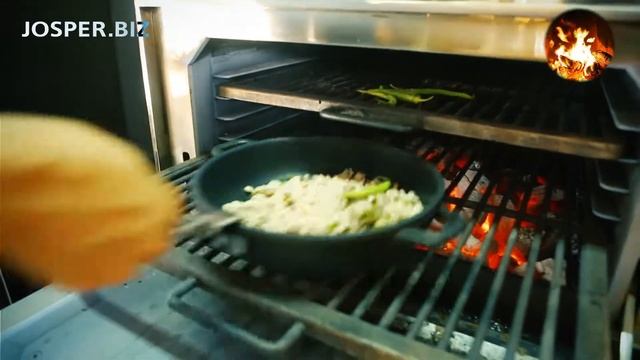 Угольная печь Mibrasa - Иберийская свинина с фасолью смотреть онлайн