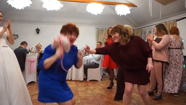 Поймала букет невесты! смотреть онлайн