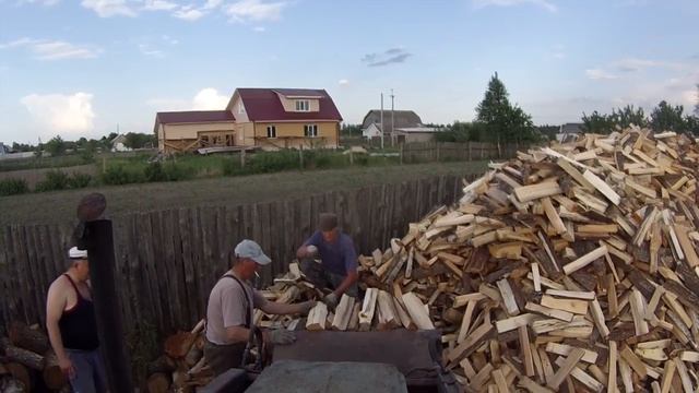 Погрузка Колотых Дров КУНом на Т40. смотреть онлайн