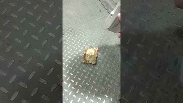 Очистка лазером 50-Вт бронзовой поверхности смотреть онлайн