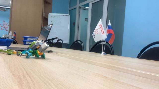 Робот-тягач