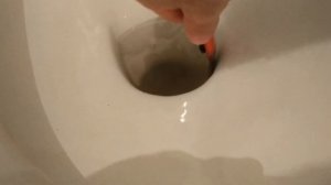 Как очистить унитаз от старого, прочного, толстого налета мочевого камня, если он очень грязный