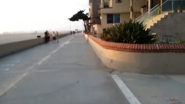 Walking Hermosa beach California смотреть онлайн