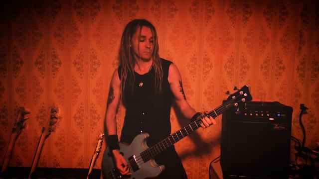 Last Caress. Bass cover by Misfits смотреть онлайн