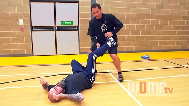 HOW To SURVIVE KNIFE ATTACK with ULTIMATE TAKEDOWN and KNEE BREAKER 2 SILAT смотреть онлайн