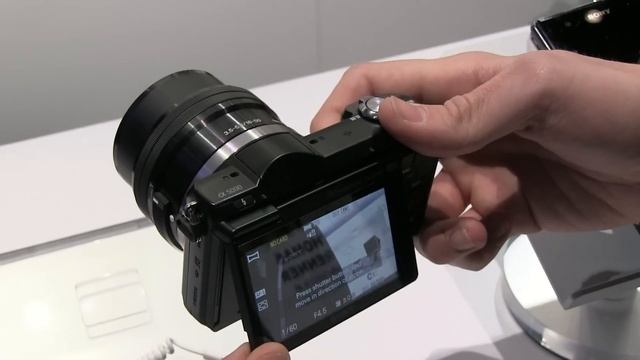 CES 2014: Hands-on mit Sonys A5000 смотреть онлайн
