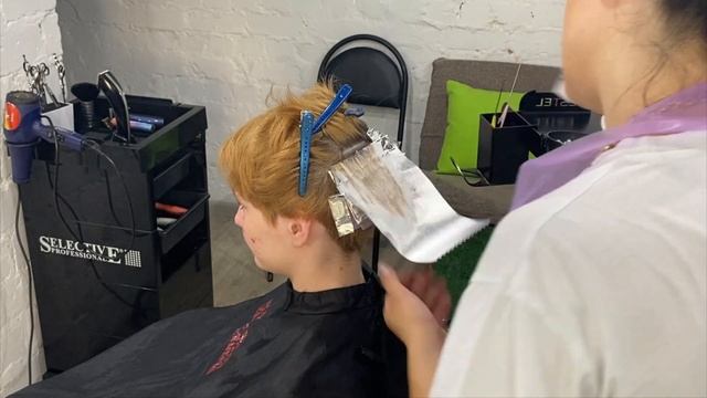 Осветление волос. Не затрагивая корней. Короткая стрижка смотреть онлайн