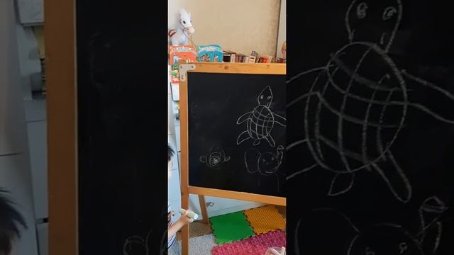 Учимся рисовать дома. Ребёнку 2.5 годика смотреть онлайн