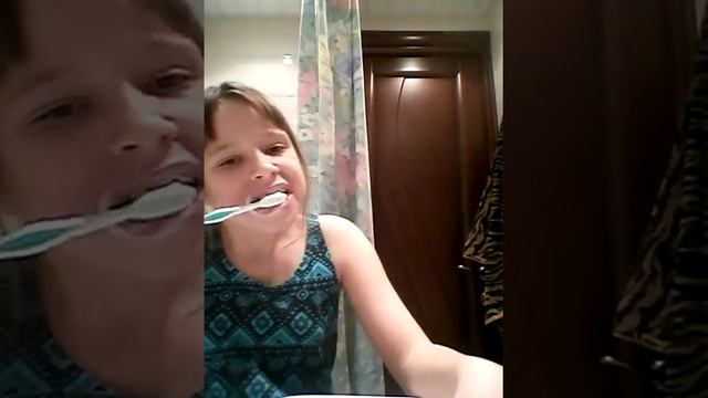 Почистила зубы 100 раз !!!!!1 смотреть онлайн