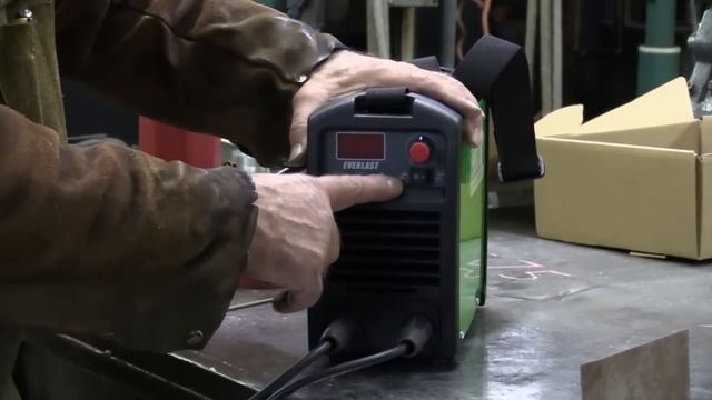 Checking Out a Very Affordable Stick / TIG Welder: Everlast's PowerARC 140ST - Kevin Caron смотреть онлайн