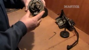 Триммер Husqvarna 128R. Как разобрать сцепление.