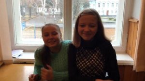 Сажусь на колени к одноклассникам .Часть 1