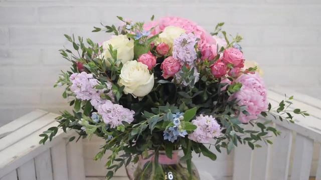 Букет с гортензией и матиолой смотреть онлайн