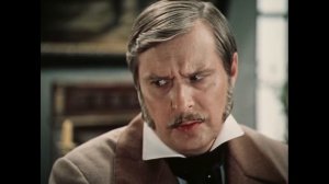 Появилась пьяная офицерская рожа. В смысле - лицо защитника отечества.