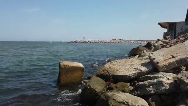 Город Каспийск, Каспийское море, пляж, прогулка по аллее, Джума мечеть. чтец Файсал ар-Рушуд. смотреть онлайн