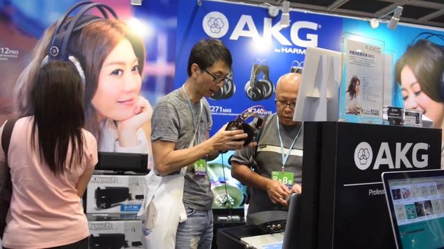 AKG PRO耳機K812、K712PRO、K702、K612PRO 展示於 AV Show 2015 смотреть онлайн