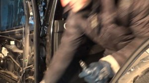 Разборка Volkswagen Bora и  Golf 4 . Как снять карту задней правой двери ?