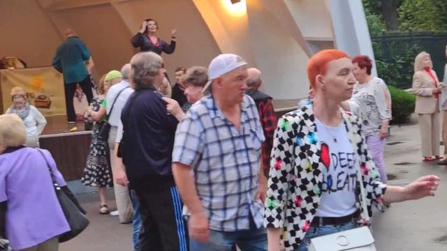 Суп с раками Танцы ??? в парке Горького Июнь 2021 Харьков