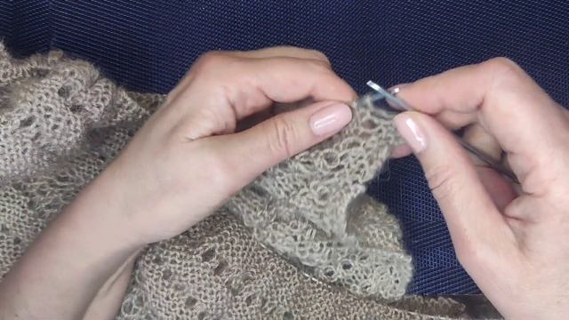 Вязание шали "Шоколад" спицами , часть 3, Пряжа Alize Angora Gold Ombre Baatik смотреть онлайн