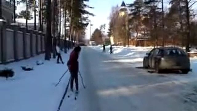 Десять толчков, кто дальше! (Лыжная подготовка 2012) смотреть онлайн
