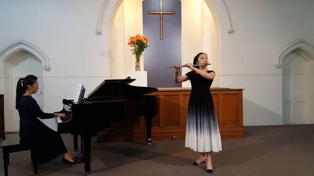 Dutilleux Sonatine for flute and piano. Minwu (13 years old) смотреть онлайн