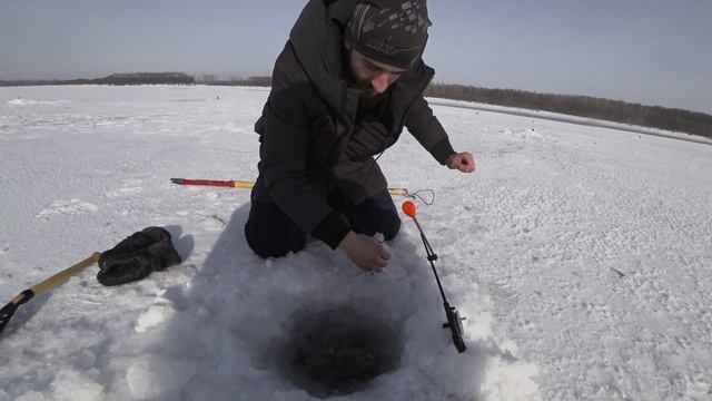Проверили свои снасти у города. Рыбалка в Мороз. смотреть онлайн