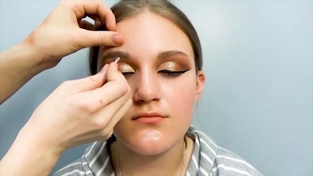 Шикарный макияж с оттенками золота смотреть онлайн