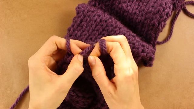 Вязание шарфа на пальцах | Шарф на пальцах видео | Шарф пальцами без спиц