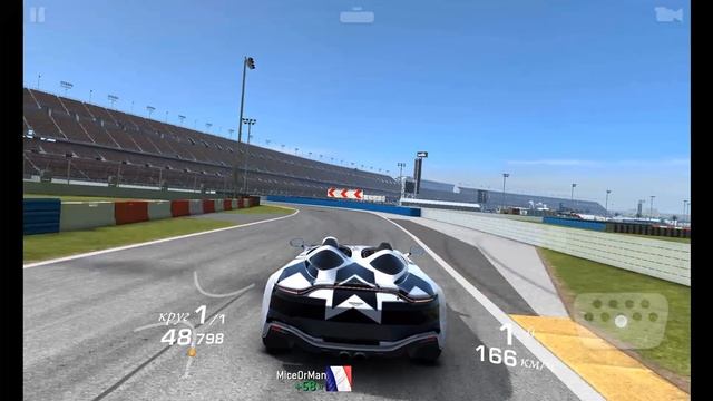 Aston Martin v12 Speedster трасса один на один смотреть онлайн