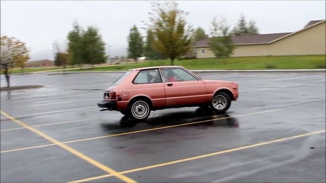 1983 Toyota Starlet KP61  Wet Drifting