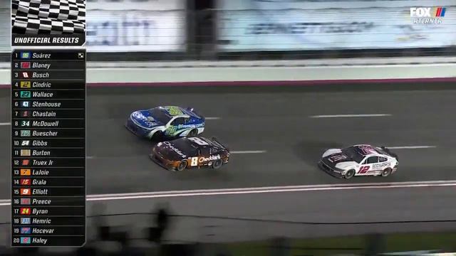 Cars 3-WAY PHOTO FINISH in REAL LIFE смотреть онлайн