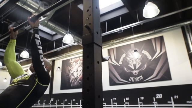 Cross training at the Paris Venum Training camp смотреть онлайн