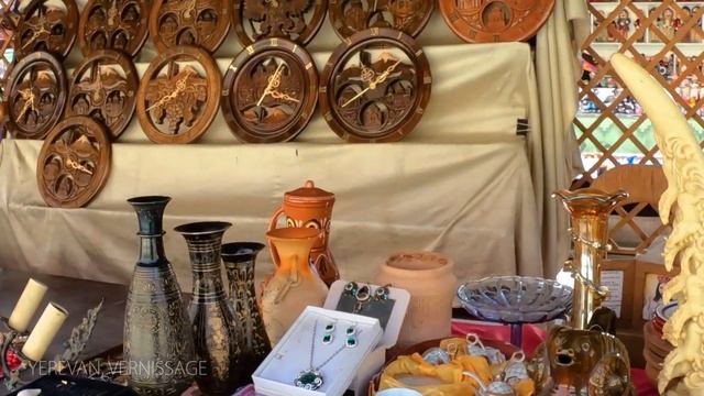 Yerevan, Vernissage Street Souvenirs Market ?