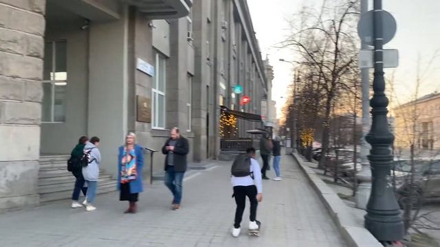 Метро Площадь 1905 года, г. Екатеринбург, 30.04.2022 смотреть онлайн