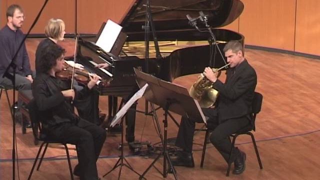 Ligeti: Trio for Horn, Violin, & Piano; Andante con tenerezza смотреть онлайн