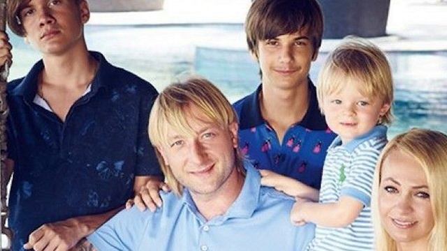 С ним я шла вперед! Первый брак Яны Рудковской: отношения с миллионером Батуриным смотреть онлайн