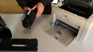 Как установить картридж Q2612A в принтер HP 1020