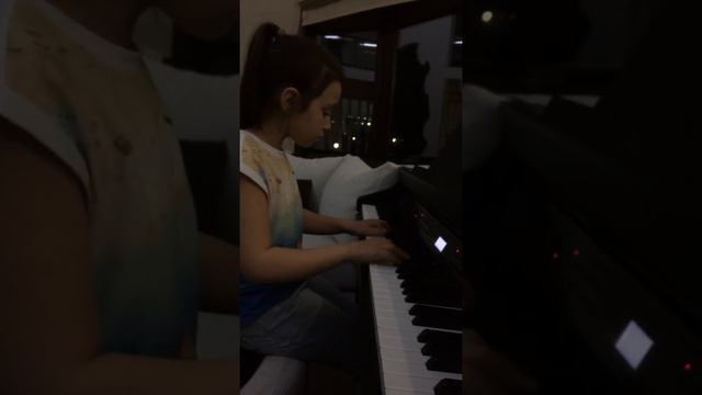 Мама-первое слово , на фортепьяно 🎹🎵🎤 смотреть онлайн