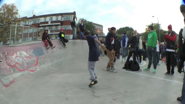 Bones to the Stones. Brixton. London 2011. Part 1 смотреть онлайн