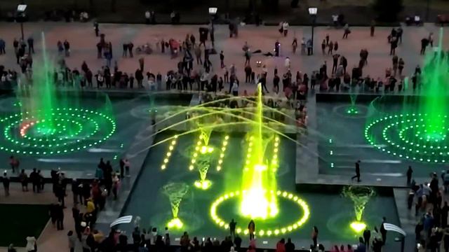 Новый фонтан на Театральной площади в Сумах смотреть онлайн