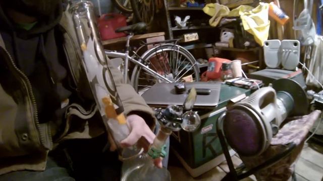 Bong Rips in the Shed. смотреть онлайн