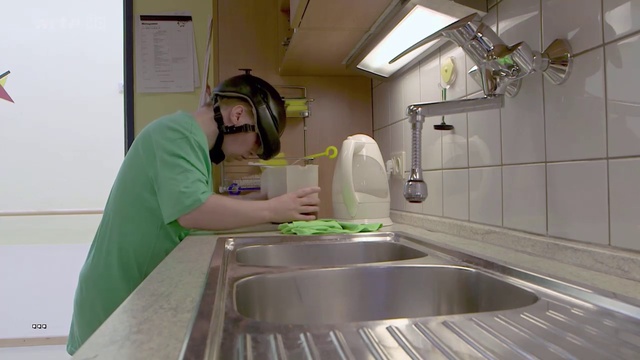 Le village du silence VOSTF 24.04.2015 Arte смотреть онлайн