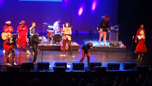 "Fly" (Sugar Ray) Mark McGrath and The Band of Merrymakers Live December 2016 смотреть онлайн